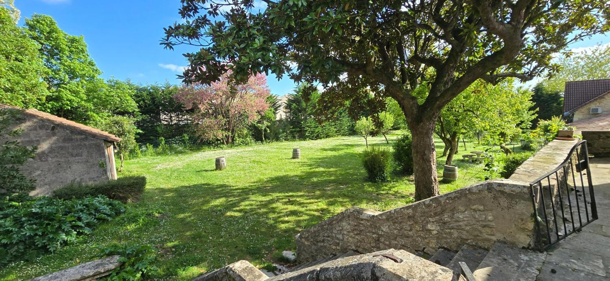 Le Clos Reaud Bed & Breakfast *